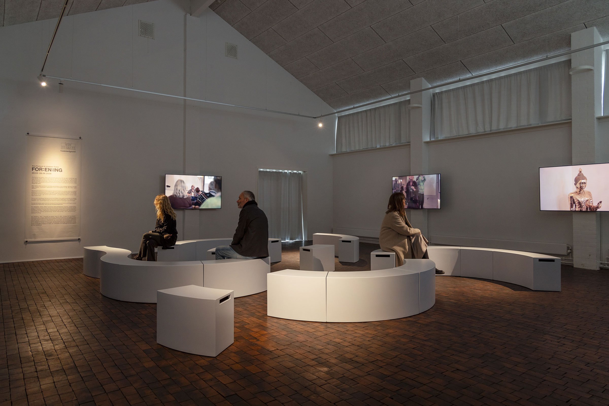 Ana Pavlović og Vladimir Tomić: <i>FOR:EN:ING</i>, 2026, installationsview. Foto: Frida Gregersen.