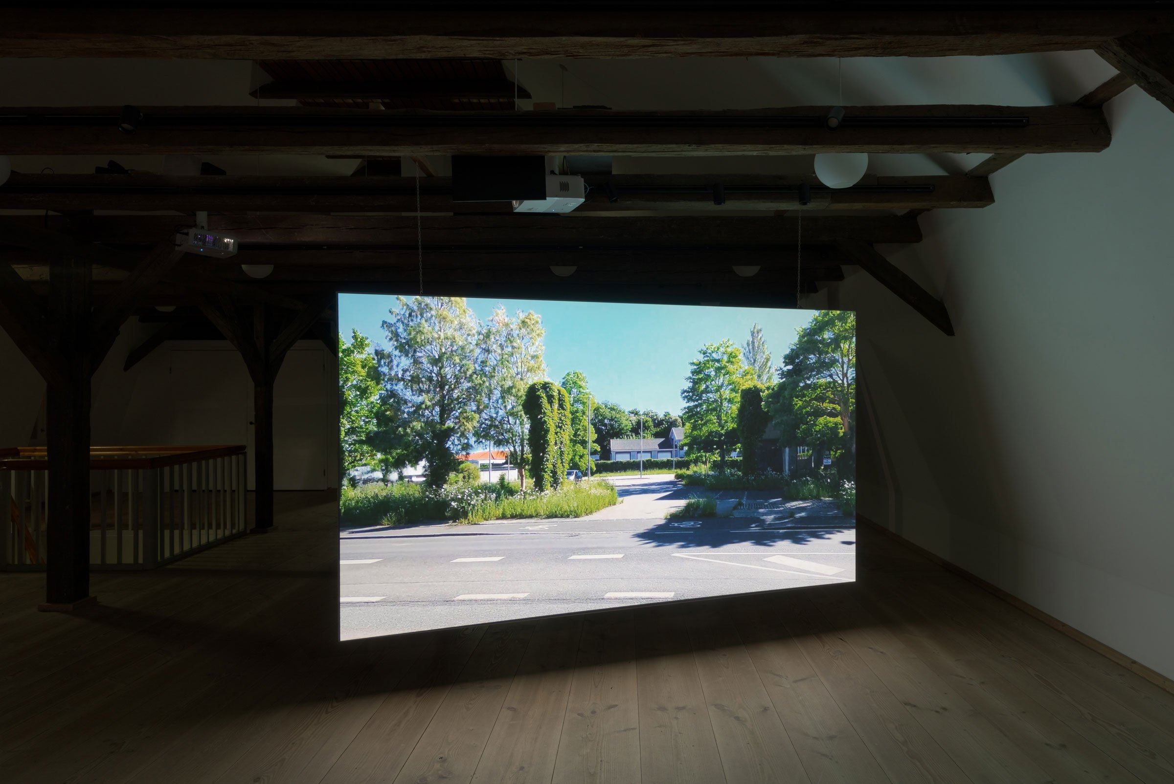 Asmund Havsteen-Mikkelsen: <i>Dehabitation</i>, videoinstallation, 2026. Foto: David Stjernholm.