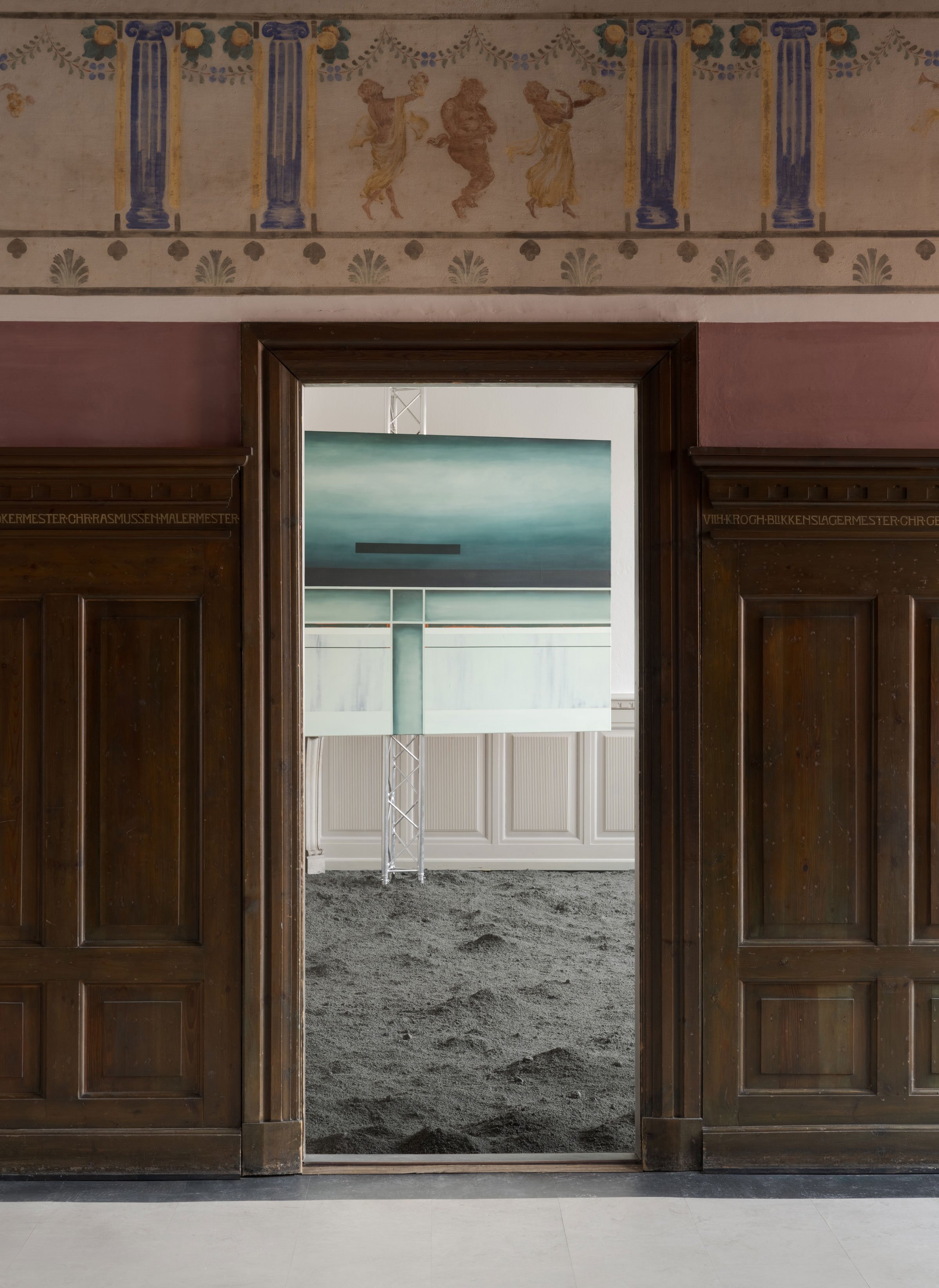 View fra udstillingen <i>DEHABITATION</i> af Asmund Havsteen-Mikkelsen. Foto: David Stjernholm.