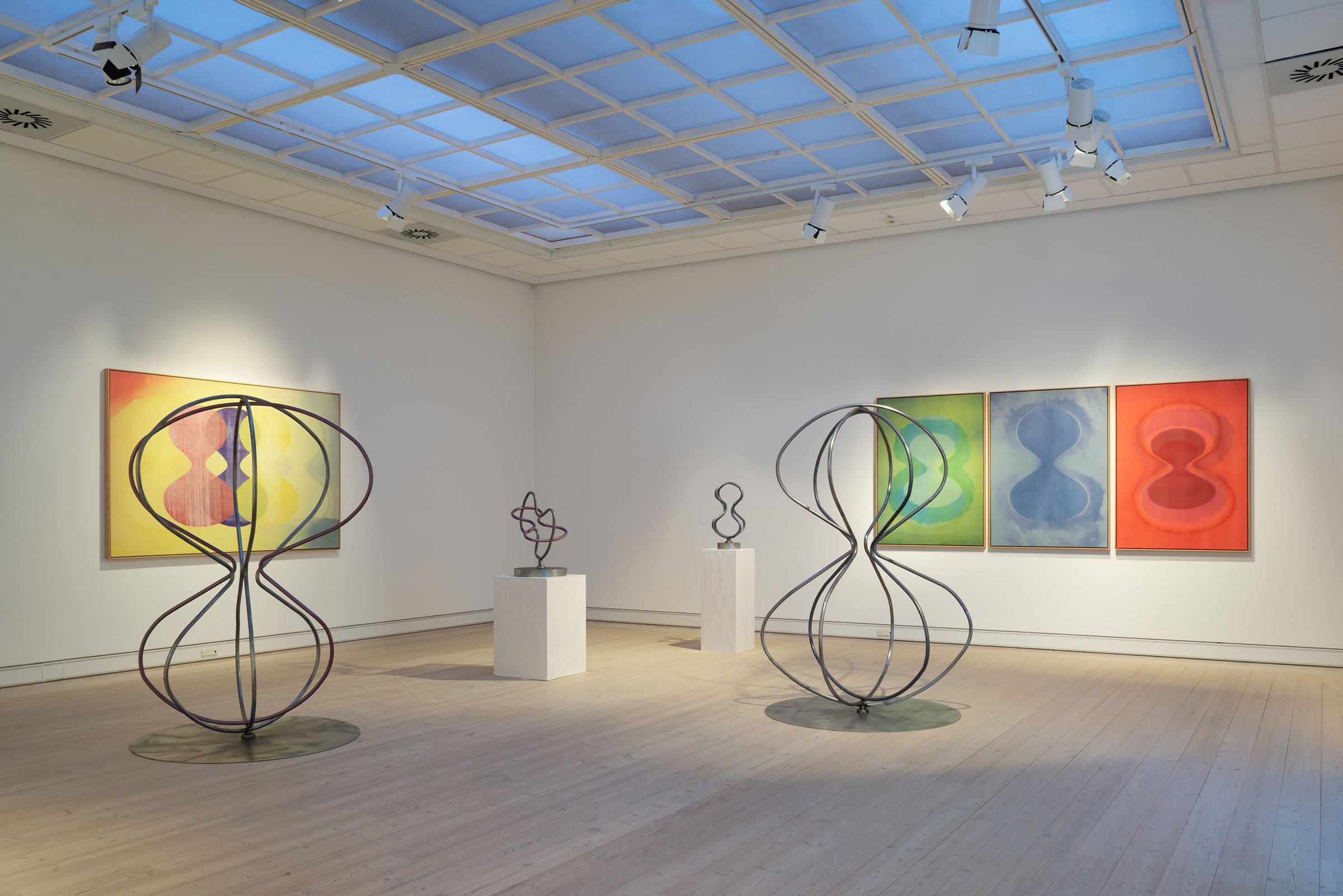 View fra udstillingen <i>Stream of Strings</i> af Martha Skou. Foto: Jacob Friis-Holm.