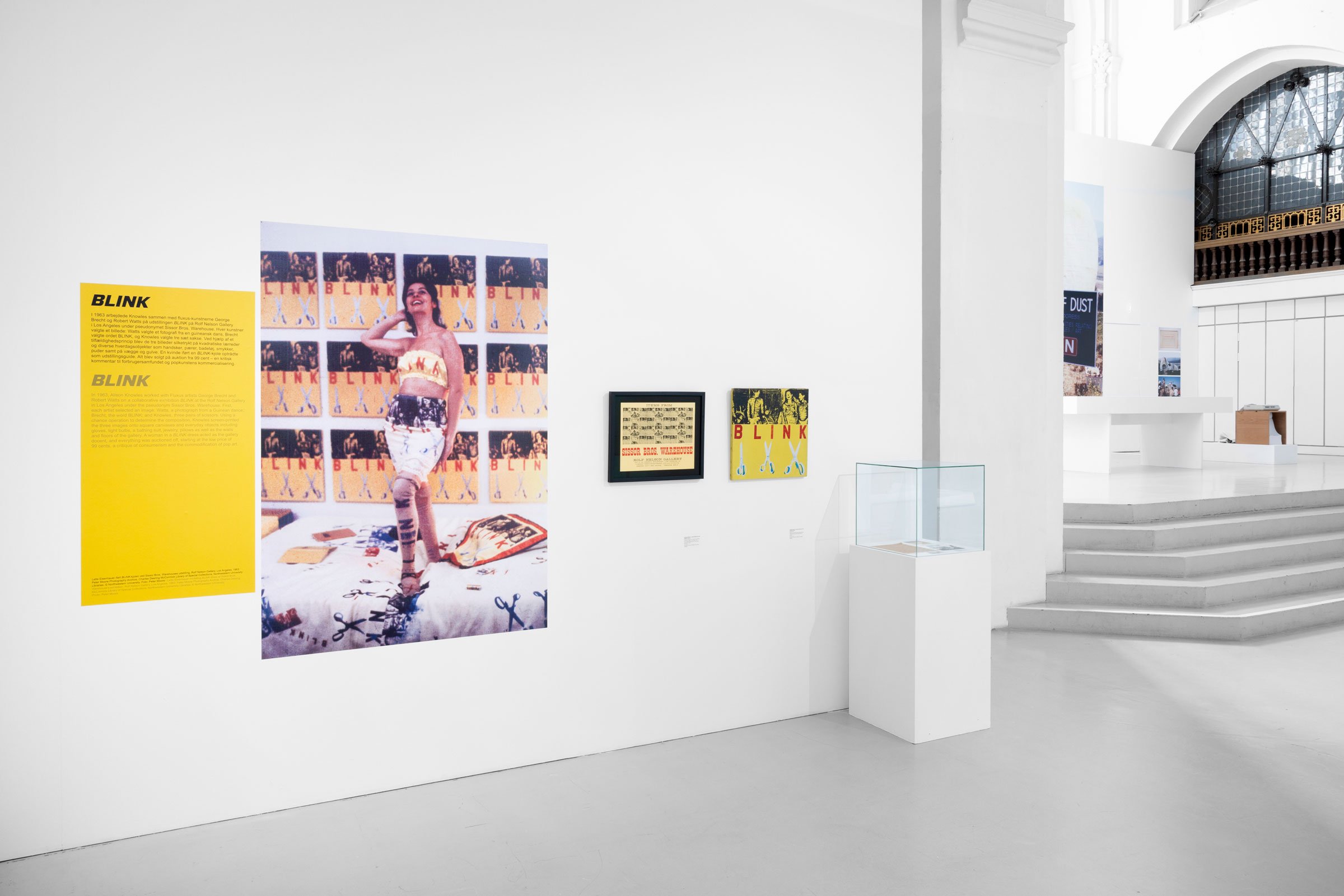 View fra udstillingen <i>Alison Knowles: Retrospektiv 1960-2022</i>. Foto: Mads Holm.