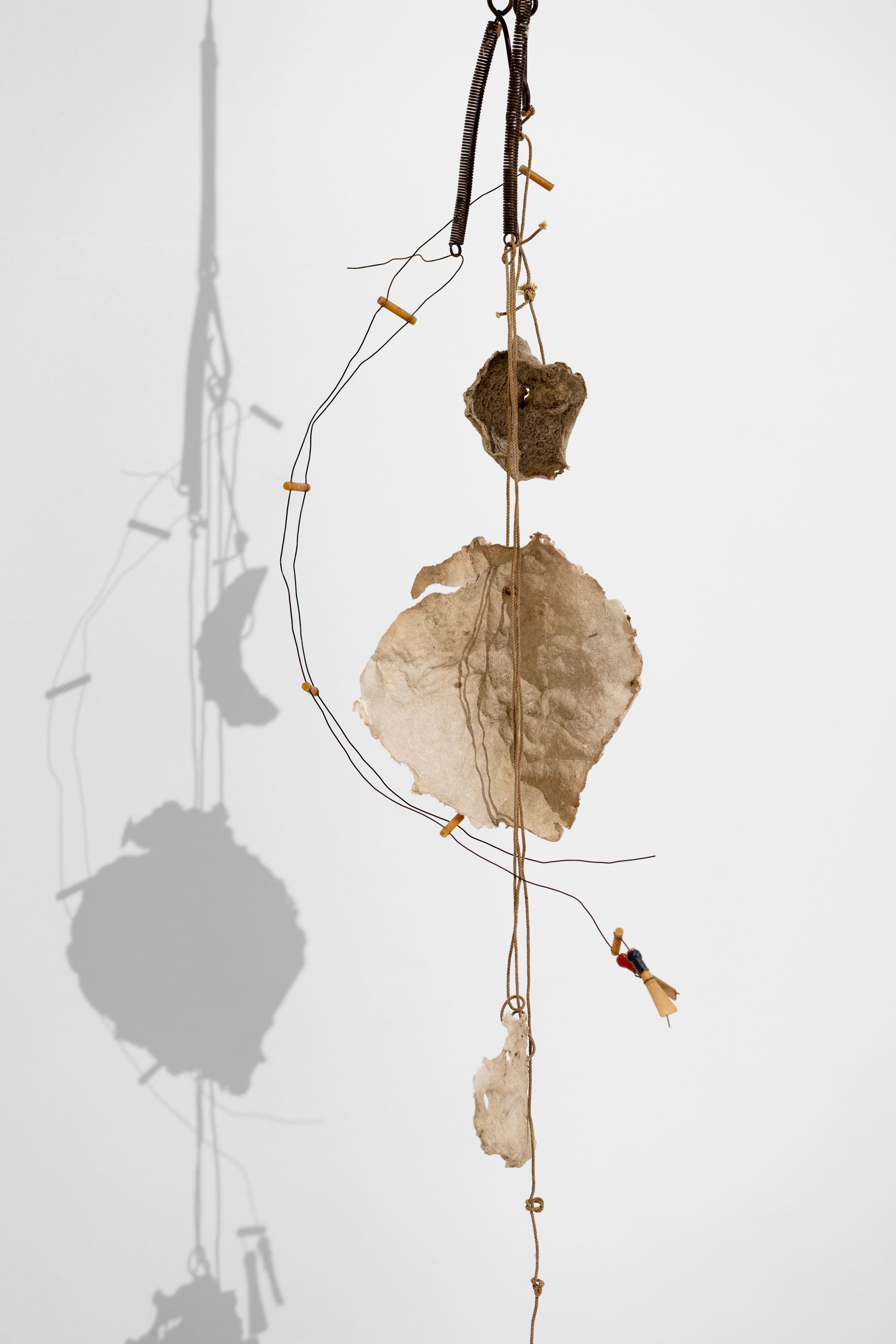 View fra udstillingen <i>Alison Knowles: Retrospektiv 1960-2022</i>. Foto: Mads Holm.