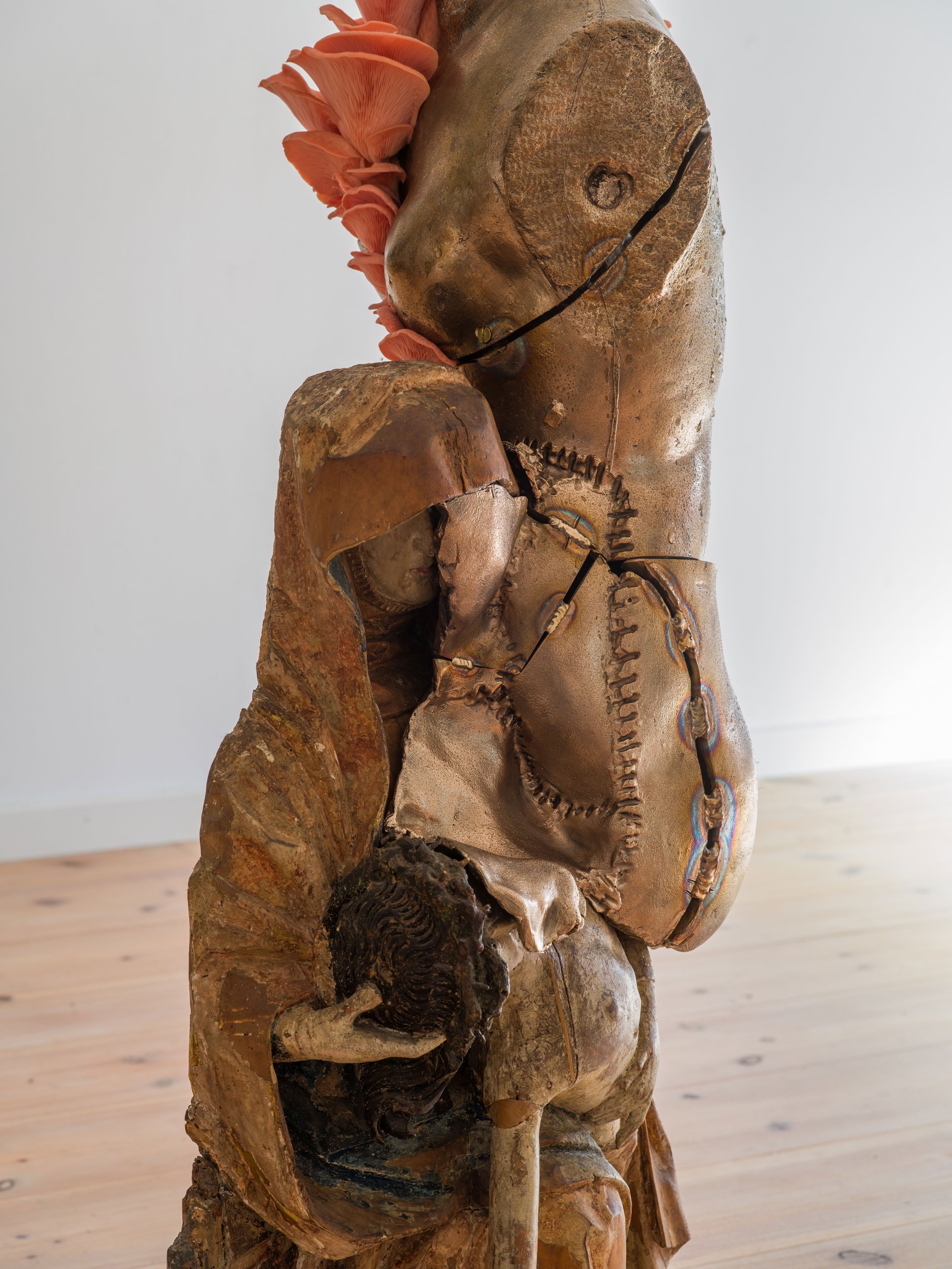 View fra udstillingen <i>All that prevents you from leaving, all that is your enemy</i> af Danh Vo. Foto: Nick Ash.