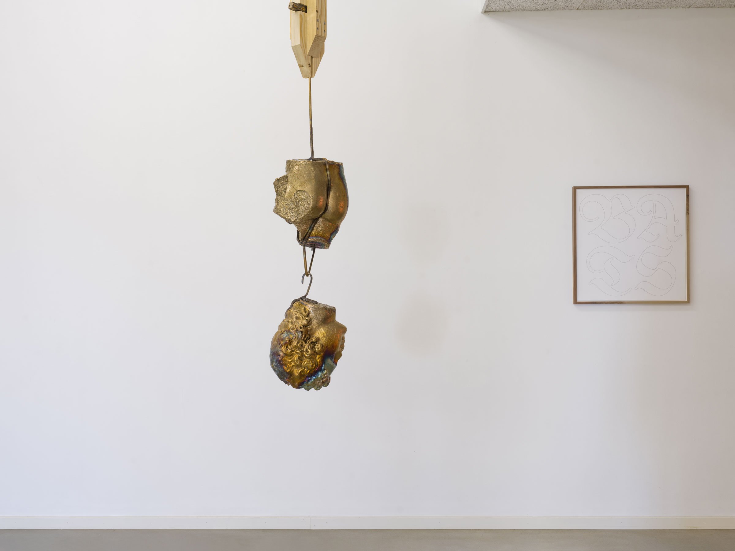 View fra udstillingen <i>All that prevents you from leaving, all that is your enemy</i> af Danh Vo. Foto: Nick Ash.