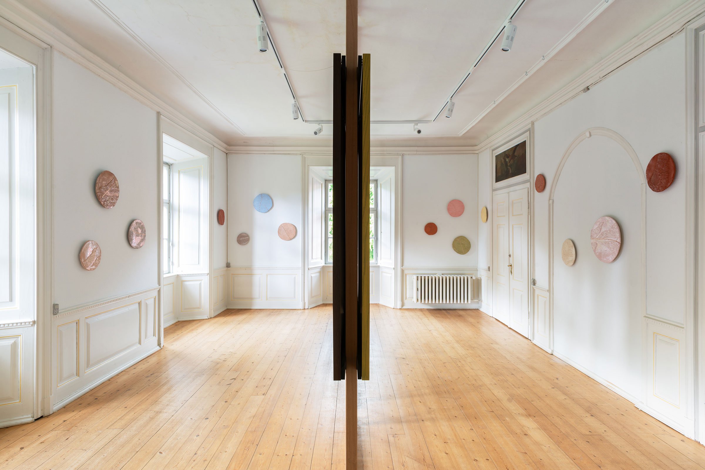 Installationsview fra udstillingen <i>Unattended</i> af Anne Marie Ploug. Foto: Jacob Friis-Holm Nielsen.