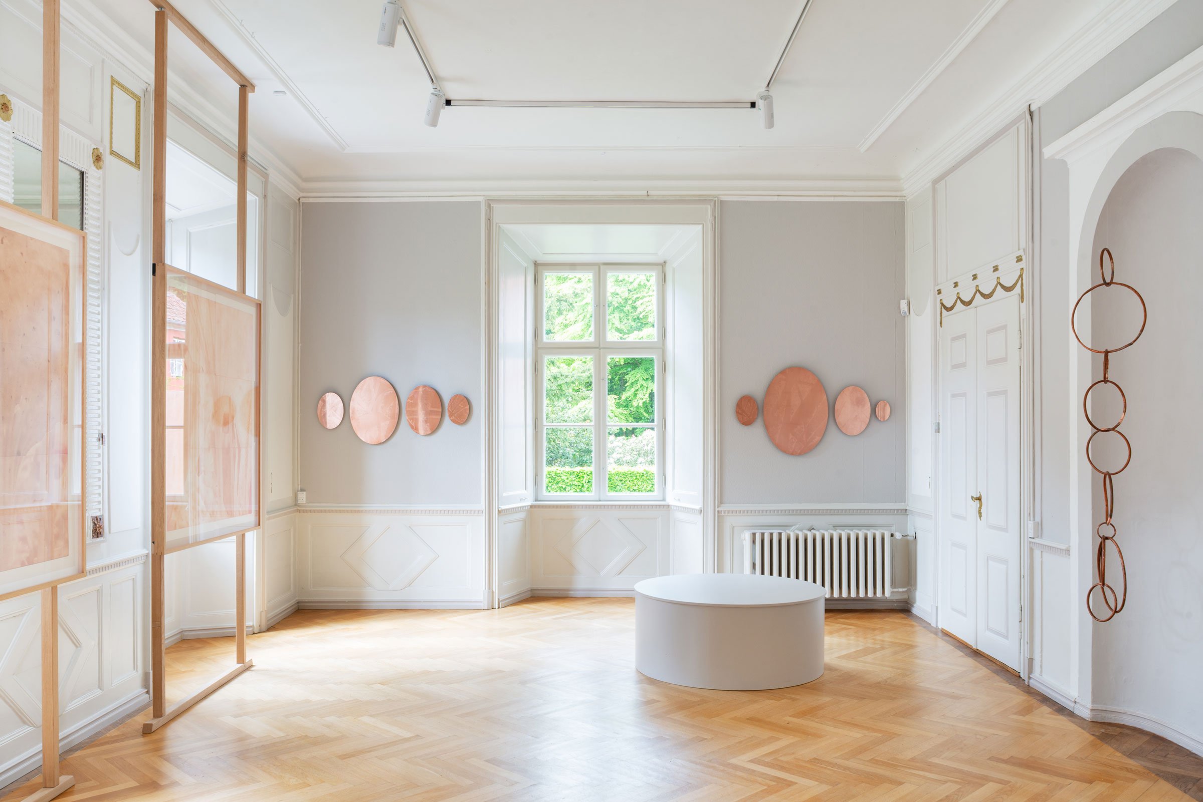 Installationsview fra udstillingen <i>Unattended</i> af Anne Marie Ploug. Foto: Jacob Friis-Holm Nielsen.