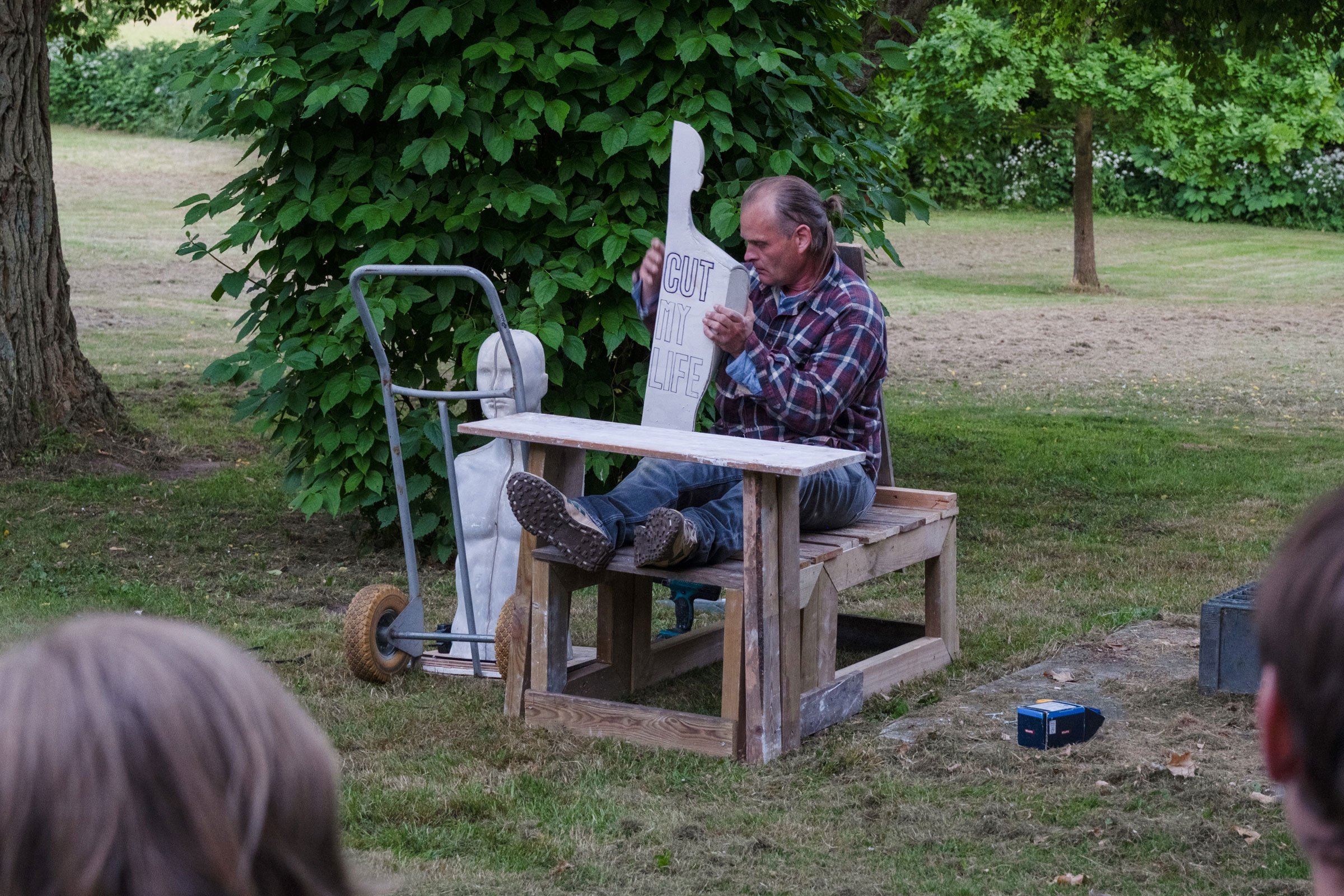 Performance af Heine Klausen. Foto: Filip Grønning.