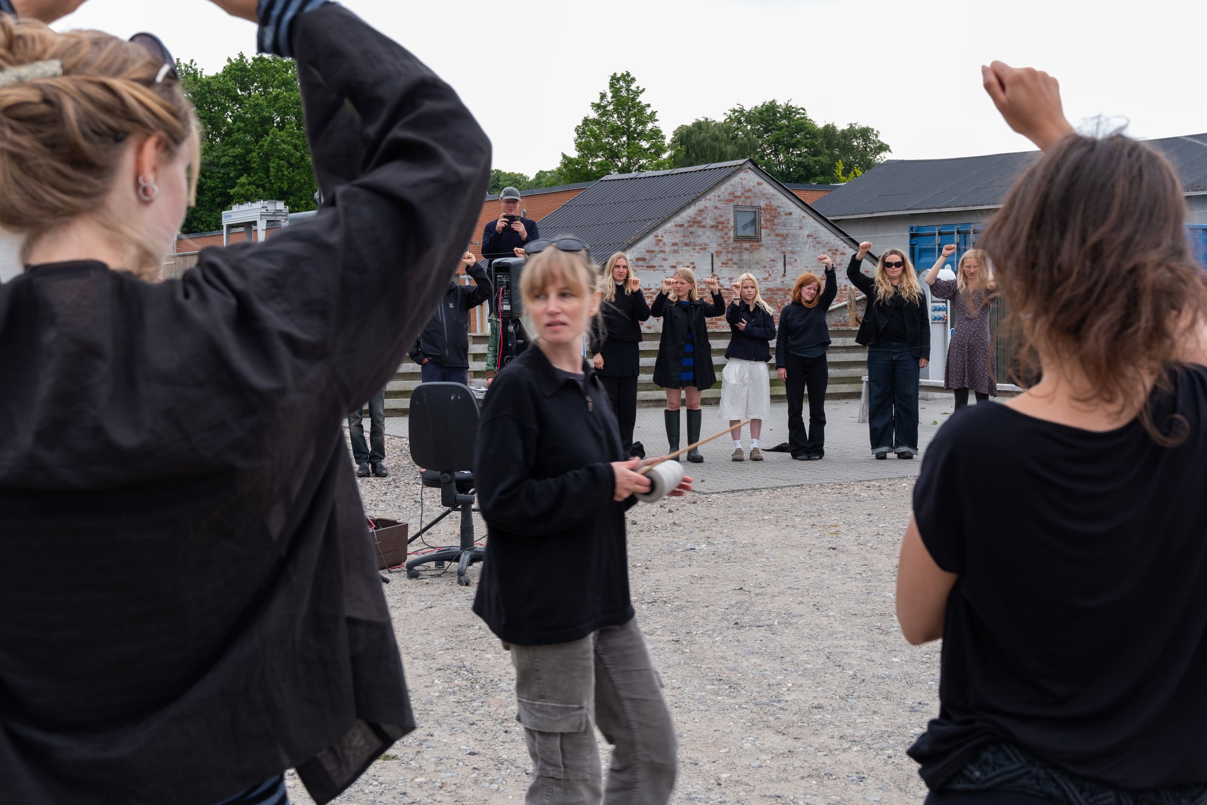 Performance af Vibe Overgaard. Foto: Filip Grønning.