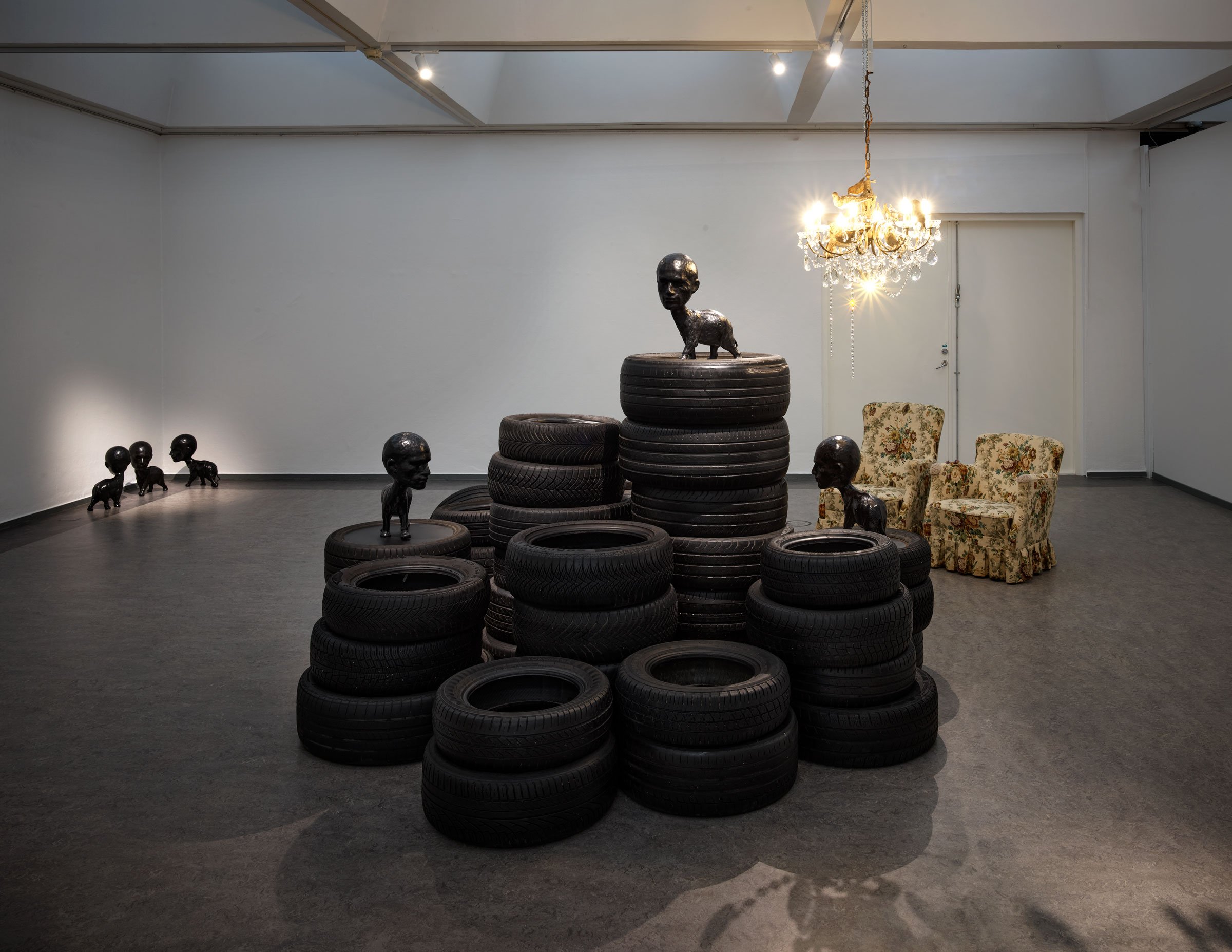 View fra udstillingen <i>Let's Talk About the Baby</i> af Nina Saunders. Foto: Kirstine Mengel.