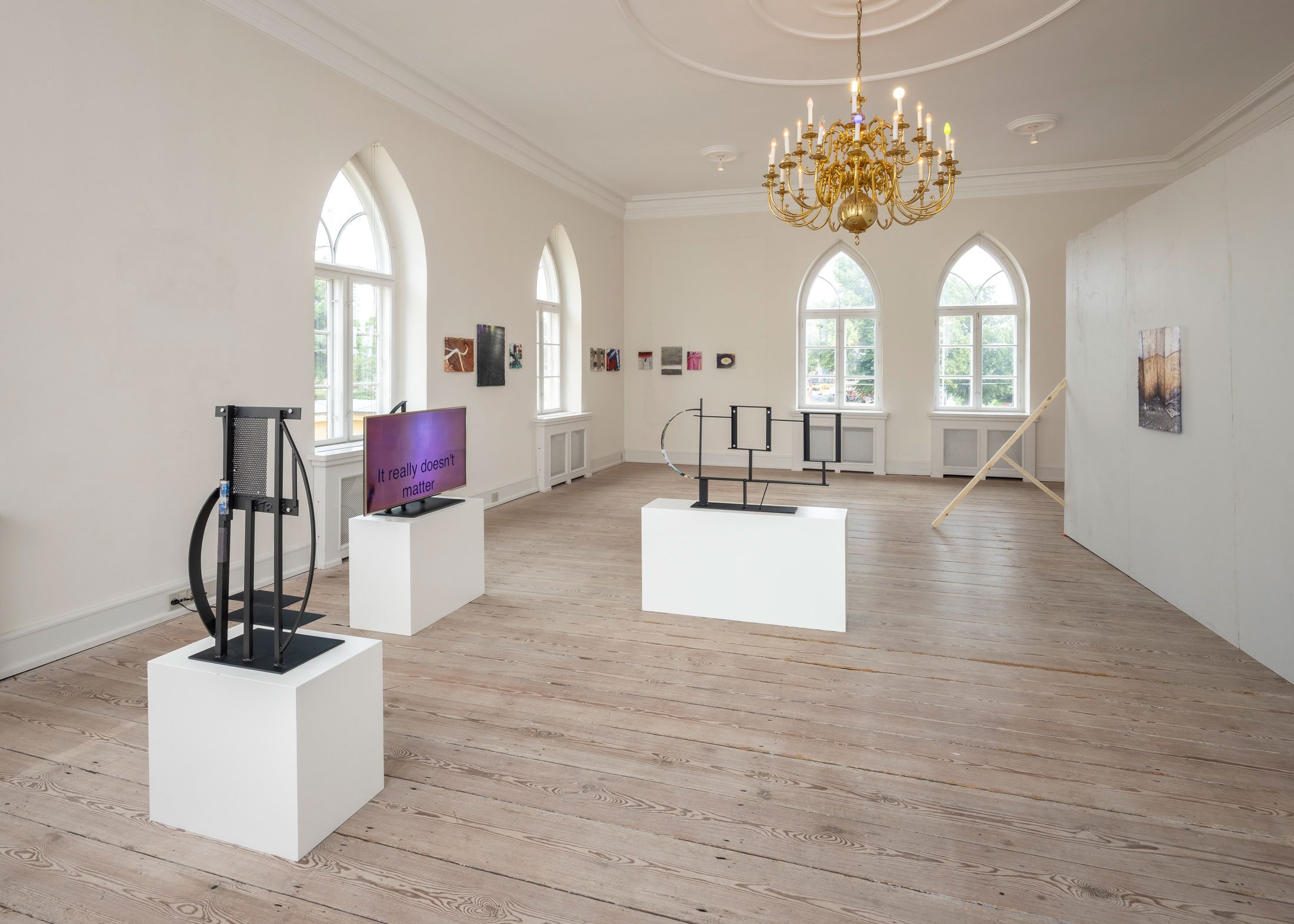FOR NOW. Installationsview, ORTHUNGA, 2026. Foto: Malle Madsen.