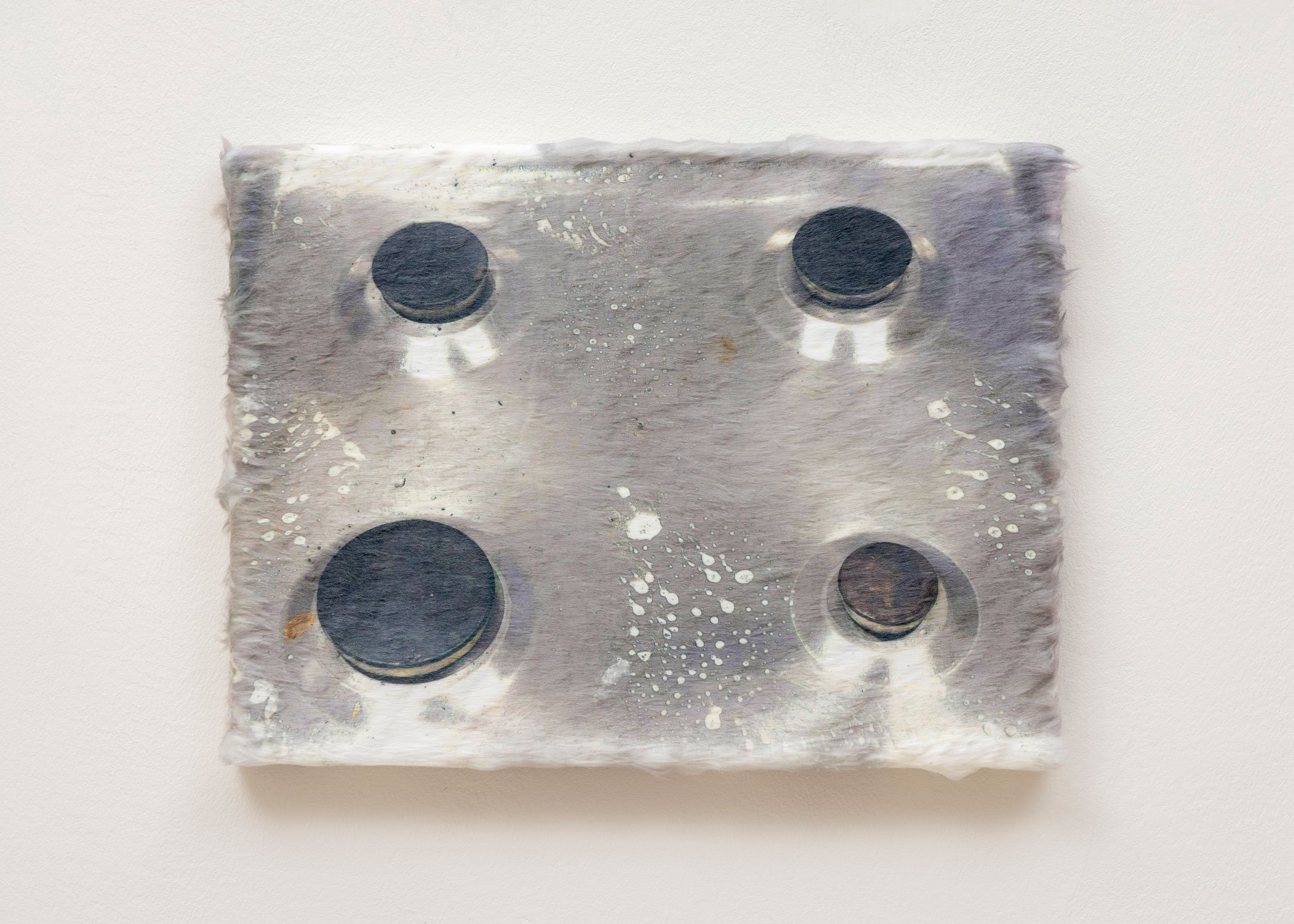 Keith Farquhar, Untitled (hob with spray cleaner), ORTHUNGA, 2026. Foto: Malle Madsen.