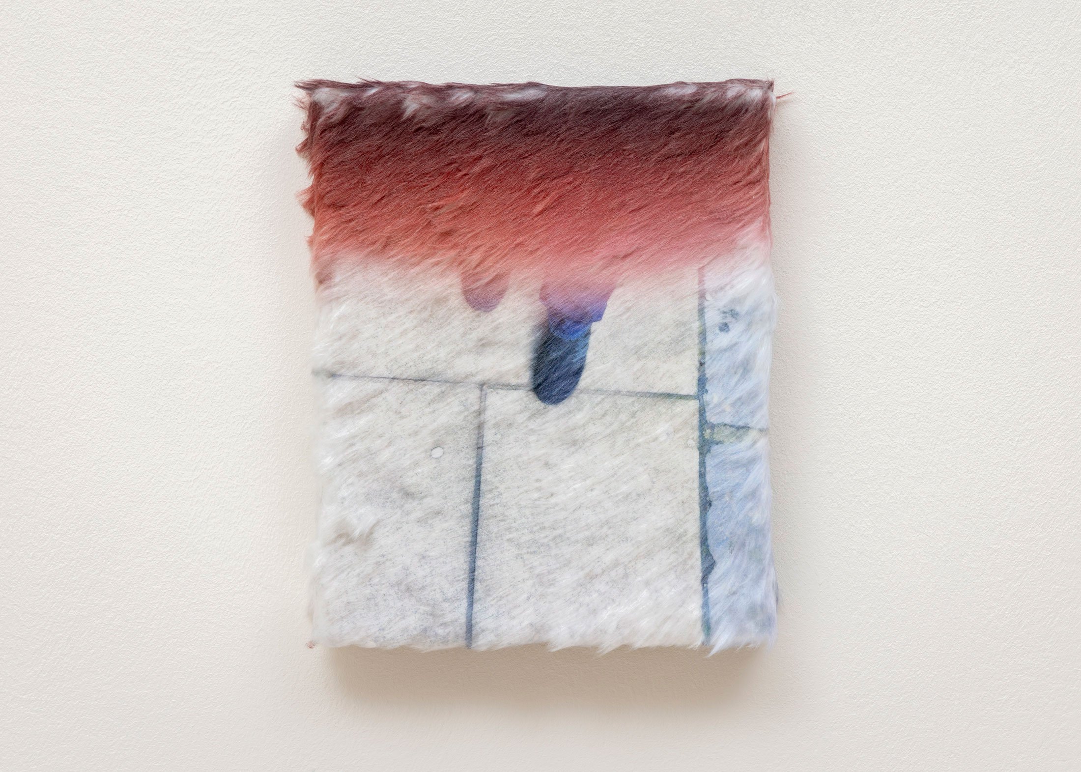 Keith Farquhar, Untitled (lens finger, Ultraboost), ORTHUNGA, 2026. Foto: Malle Madsen.