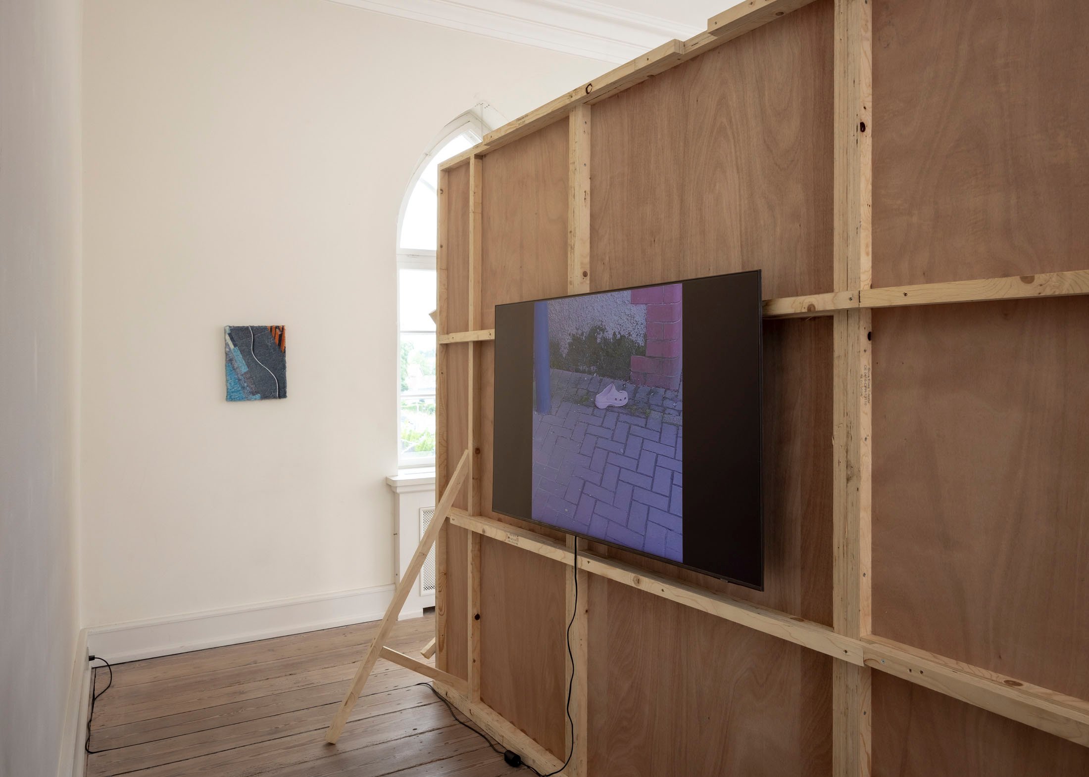 <i>FOR NOW.</i> Installationsview, ORTHUNGA, 2026. Foto: Malle Madsen.