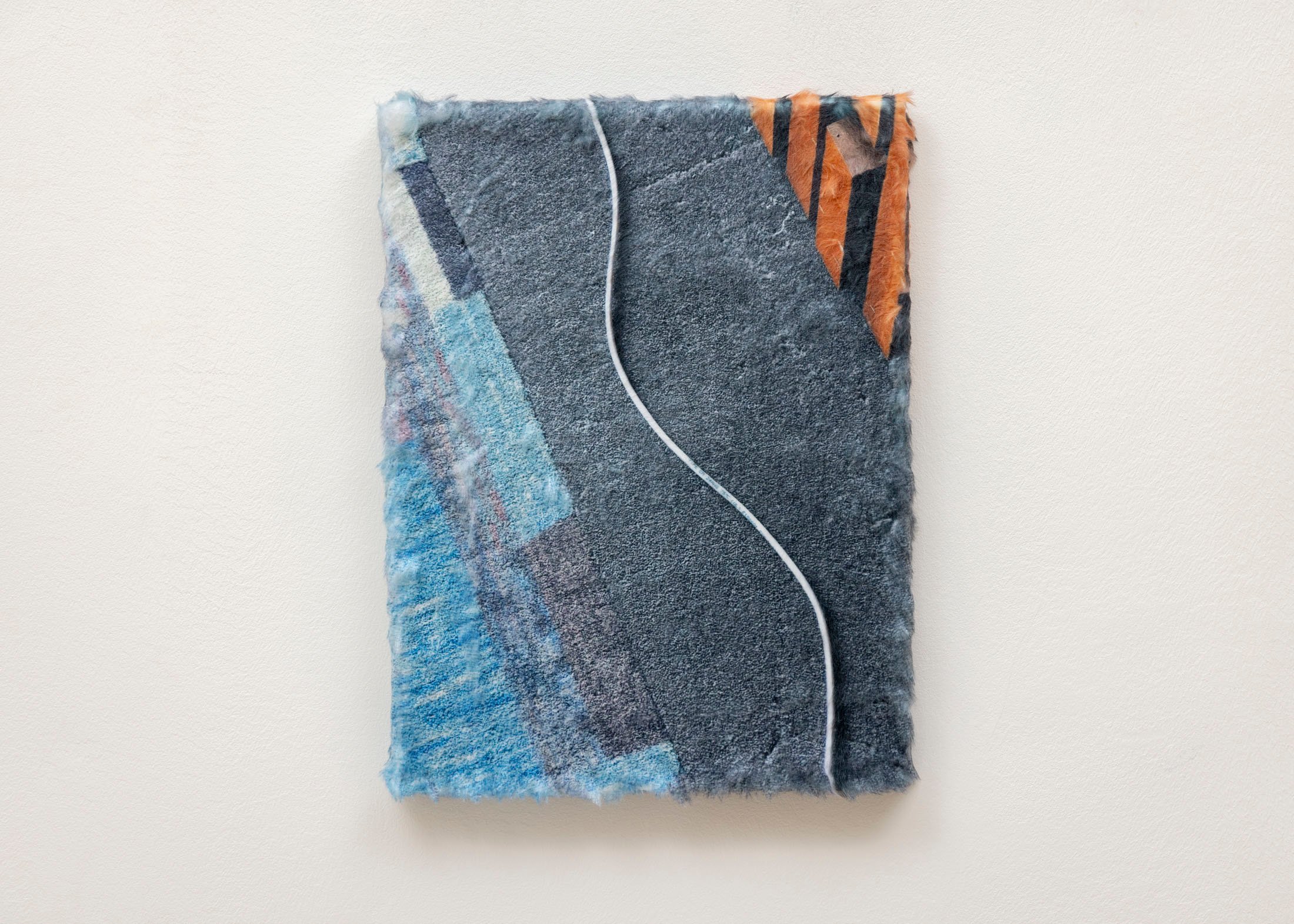Keith Farquhar, Untitled (board room carpet), ORTHUNGA, 2026. Foto: Malle Madsen.