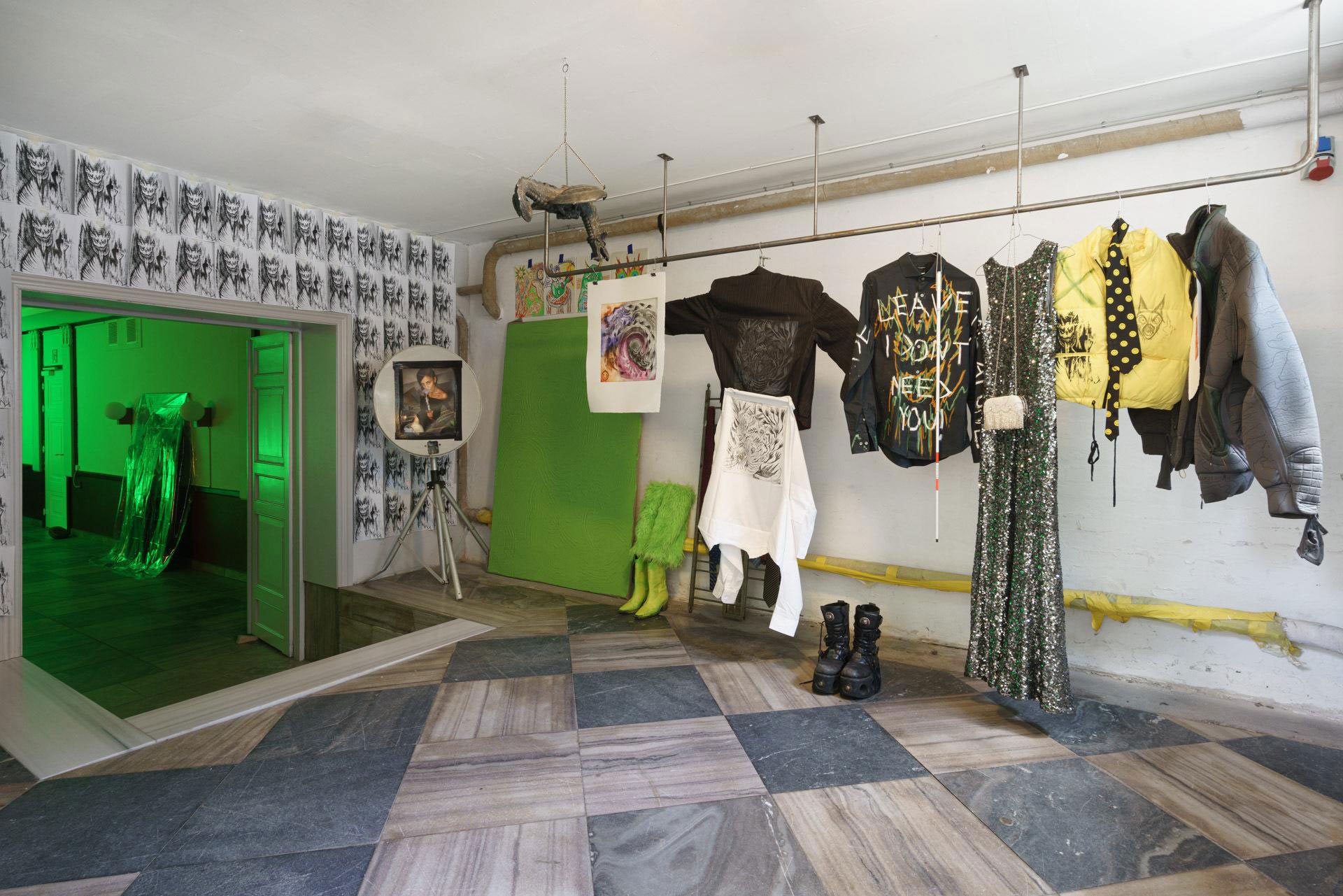 Fra udstillingen <i>Sahar Jamili: I se monsters everywhere</i>, 2021. Villa Kultur. Foto: Brian Kure