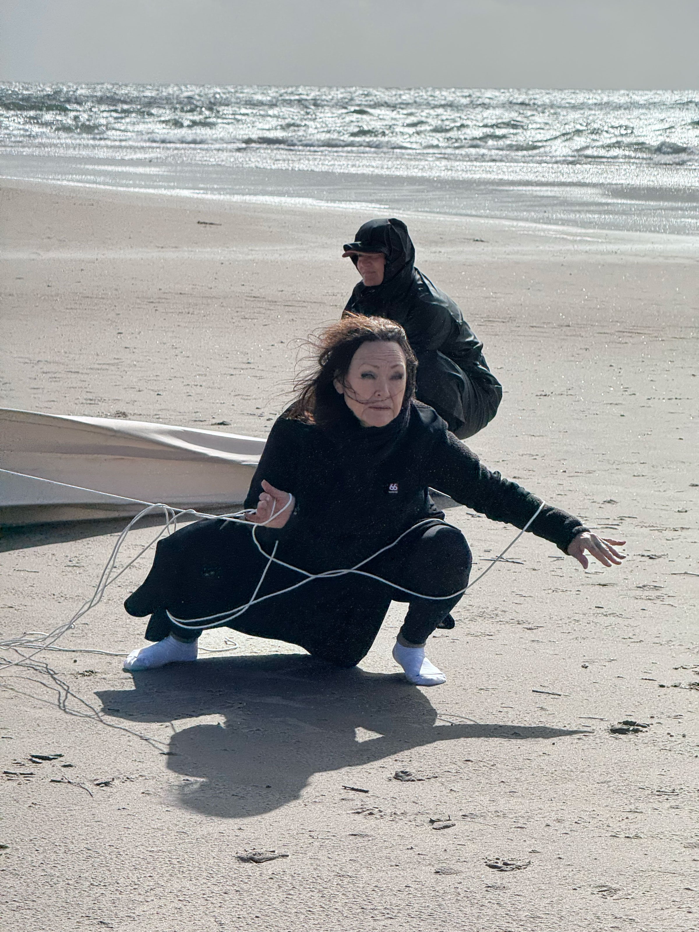 Performance af Jessie Kleemann <i>Spirit of the Flying Kayak</i>, Wadden Tide 2026. Foto: Jan Falk Borup
