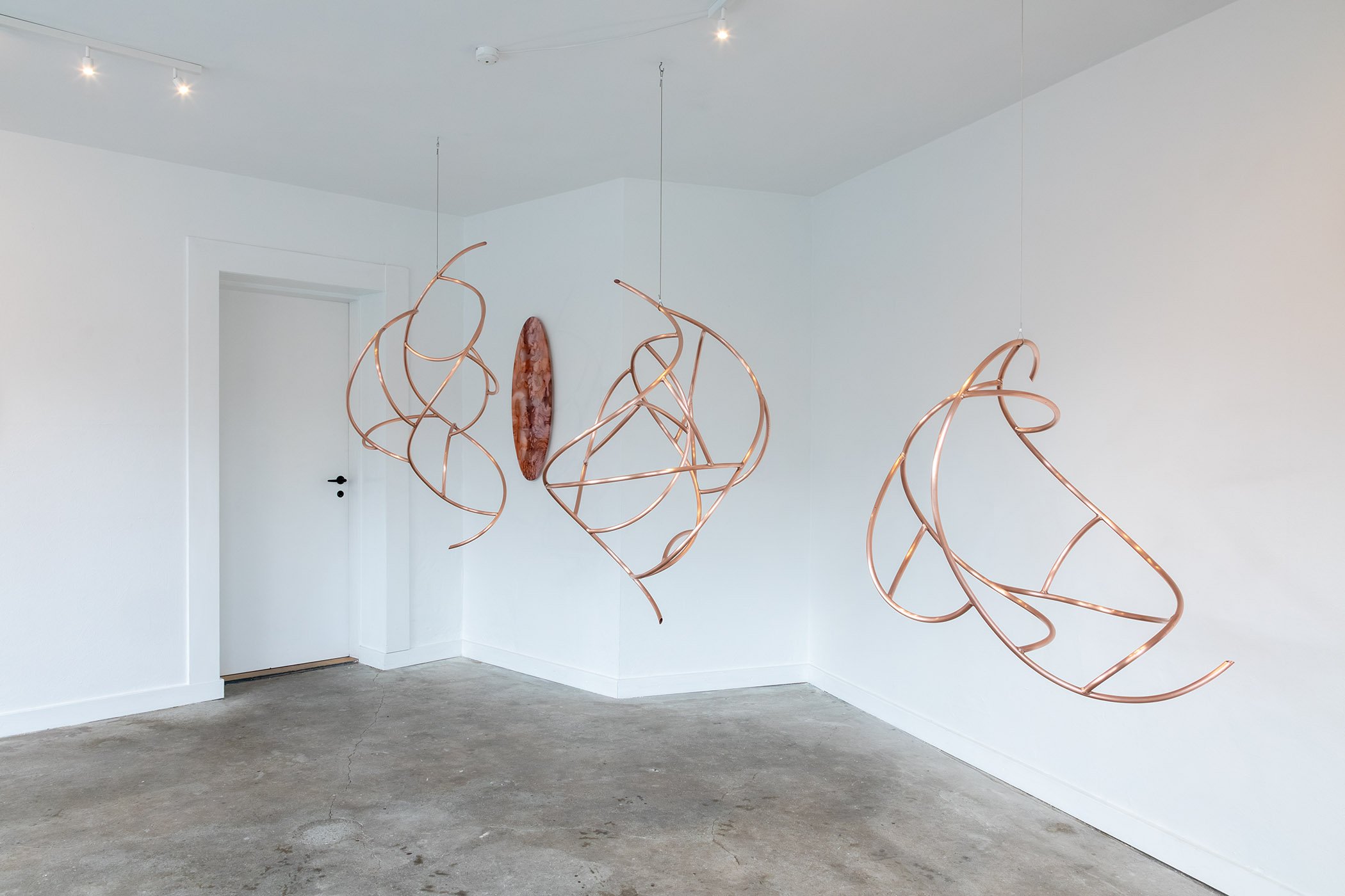 Louise Sparre, Violet Ultra, installationsview. Se! udstillings og projektrum, 2026. Foto: Morten Barker.