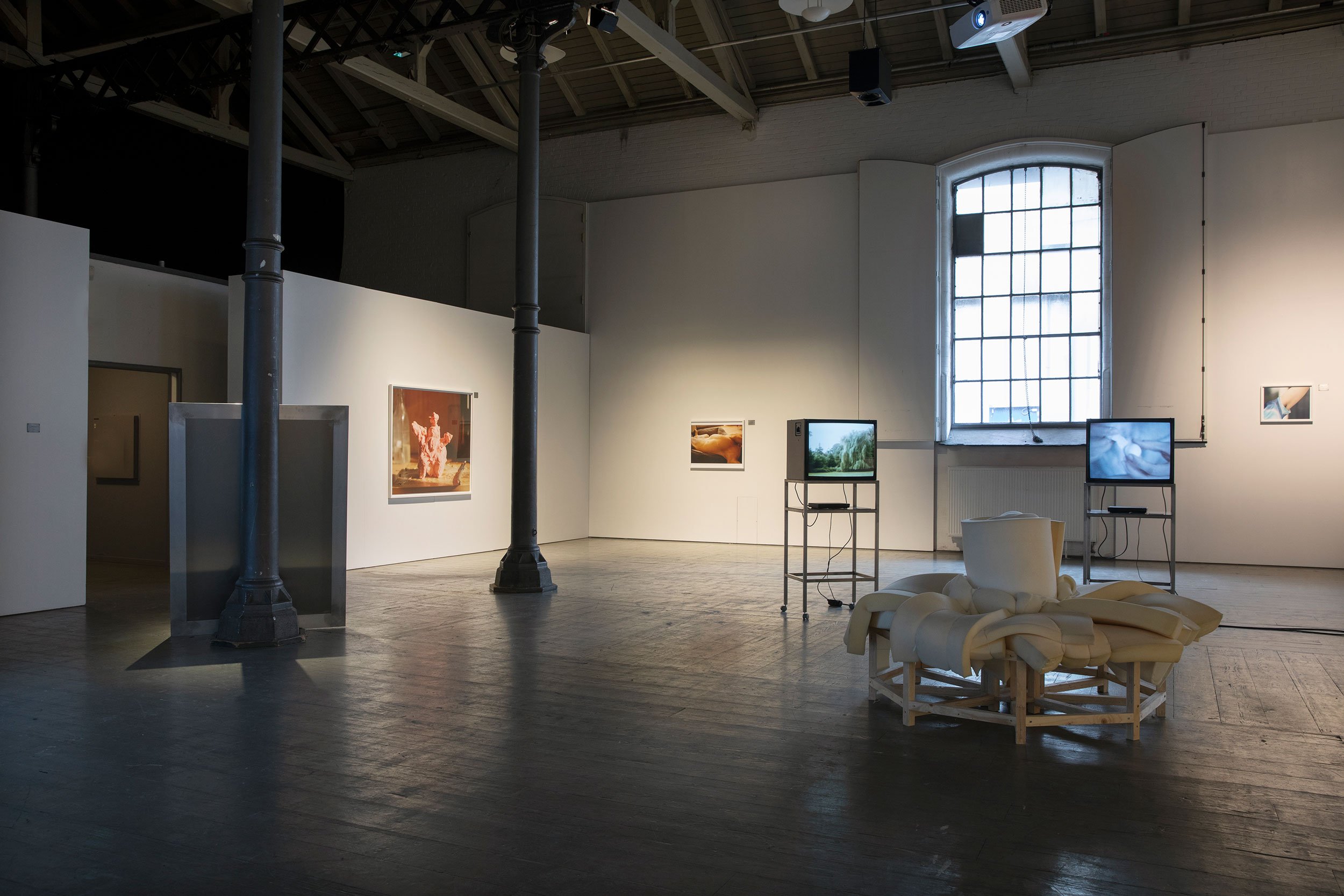 Udstillingsview <i>Tine Bek: This Ship is Unsinkable</i>. Fotografisk Center, 2024. Kreditering: Tine Bek
