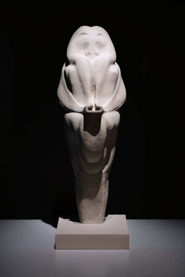 Marguerite Humeau: Venus of Frasassi, a 10-year-old female human has ingested a rabbit’s brain, 2018. Frugtbar, Vejle Kunstmuseum, 2025. Foto: Davy Denke, Rytter & Denke