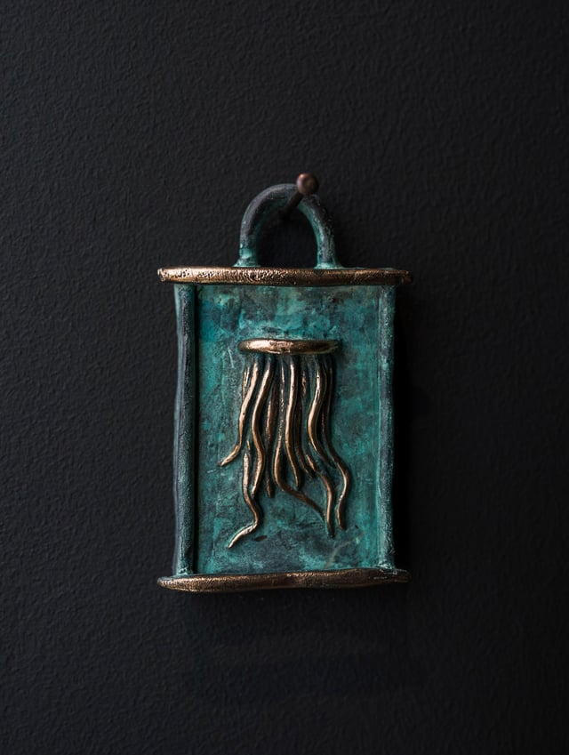 Værk af Noah Umur Kanber. Foto: Andreas Bastiansen / Skitsehandlen.