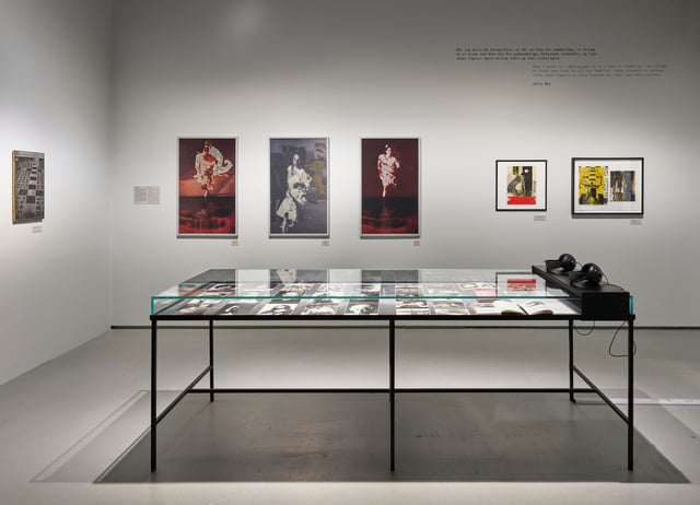 Installationsfoto fra udstillingen <i>Jytte Rex – Drømmen og den rasende latter</i> i Den Sorte Diamant – Det Kgl. Bibliotek. Foto: Anders Sune Berg.