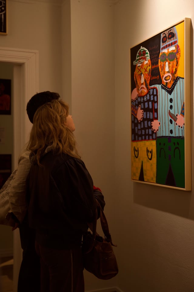 Fra udstillingsåbningen af Haidar Ansari og T.Ankers  <i>GUD BEVARE DE GRIMME BØRN</i>. Foto: Josephine Celine.