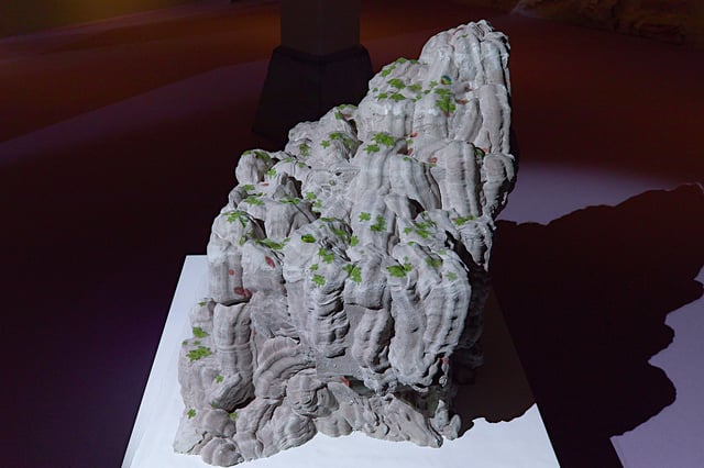 Egill Sæbjörnsson: <i>The Big Rock</i>, 2025. Foto: Chris Calmer.