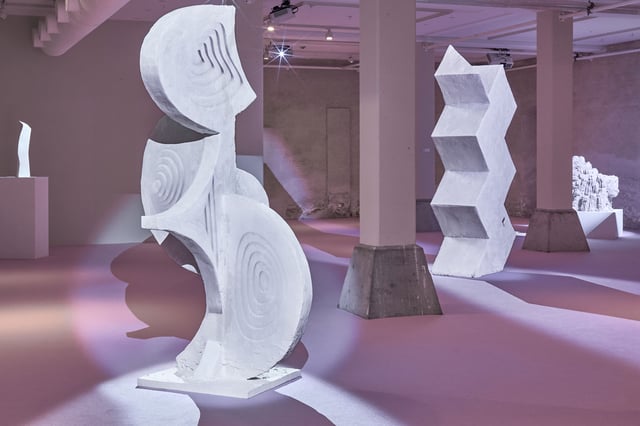 Egill Sæbjörnsson: <i>Macho sculpture from the 50s</i>, 2022. Foto: Chris Calmer.