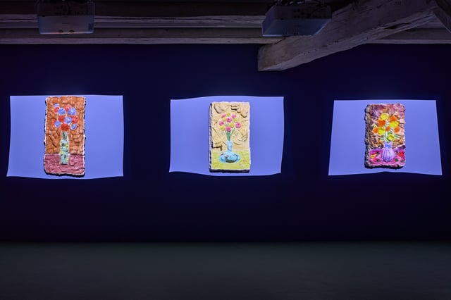 Egill Sæbjörnsson: <i>Flower Vases</i>, 2021. Foto: Chris Calmer.