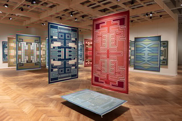 Installationsview fra udstillingen <i>Anna Thommesen: Vævninger</i>. Foto: SMK.