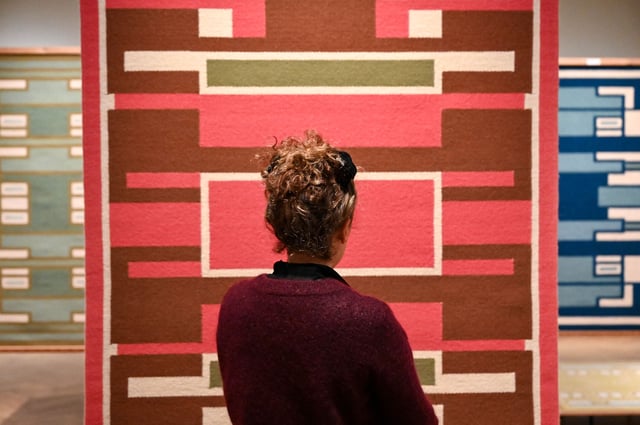 Installationsview fra udstillingen <i>Anna Thommesen: Vævninger</i>. Foto: SMK.