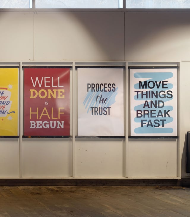 Anders Bonnesen: <i>Motivationsparalyse</i>, detalje plakatfrise. Foto: Sofus Graau.