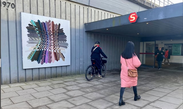 Mette Kit Jensen: <i>EKSKLUSIVT NETVÆRK</i>, billboard. Foto: Mette Kit Jensen.