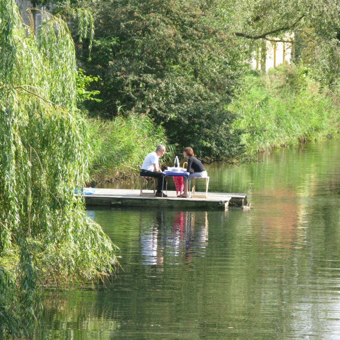 Et romantisk øjeblik på vandet. Foto: Parfyme