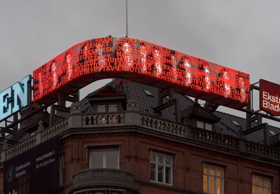 Lina Hashim: <i>Ornaments of Silenced</i>, 2025, Politikens Forhal. Foto: David Stjernholm