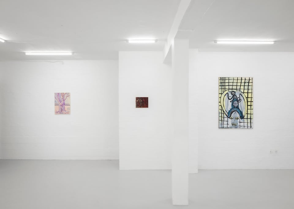 Mira Winding, <i>Peace be still</i>, 2025; Morten Knudsen, <i>Untitled (Y)</i>, 2024 - 2025; Maria Wæhrens, <i>UD AF MOR (coming out)</i>, 2017. Foto: Malle Madsen