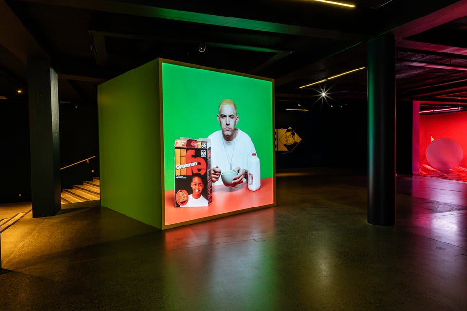 Alex Da Corte: Installationsview, <em>True Life</em>, Kunsten 2025/26. Foto: Niels Fabæk/Kunsten. 