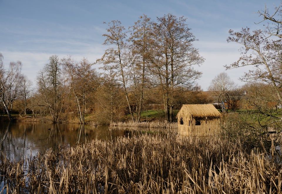Olivia Rode Hvass: <i>She listens but she can’t speak</i> på udstillingen <i>Et stjernehus uden sol</i>, Museet for samtidskunst. Foto: David Stjernholm